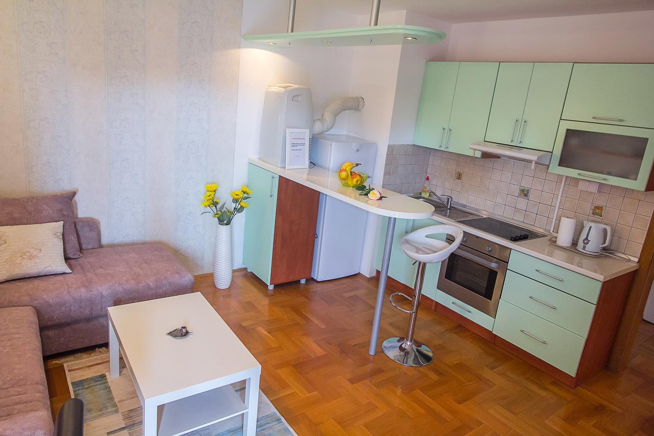 Stan Na Dan Banja Luka Appartement Buitenkant foto