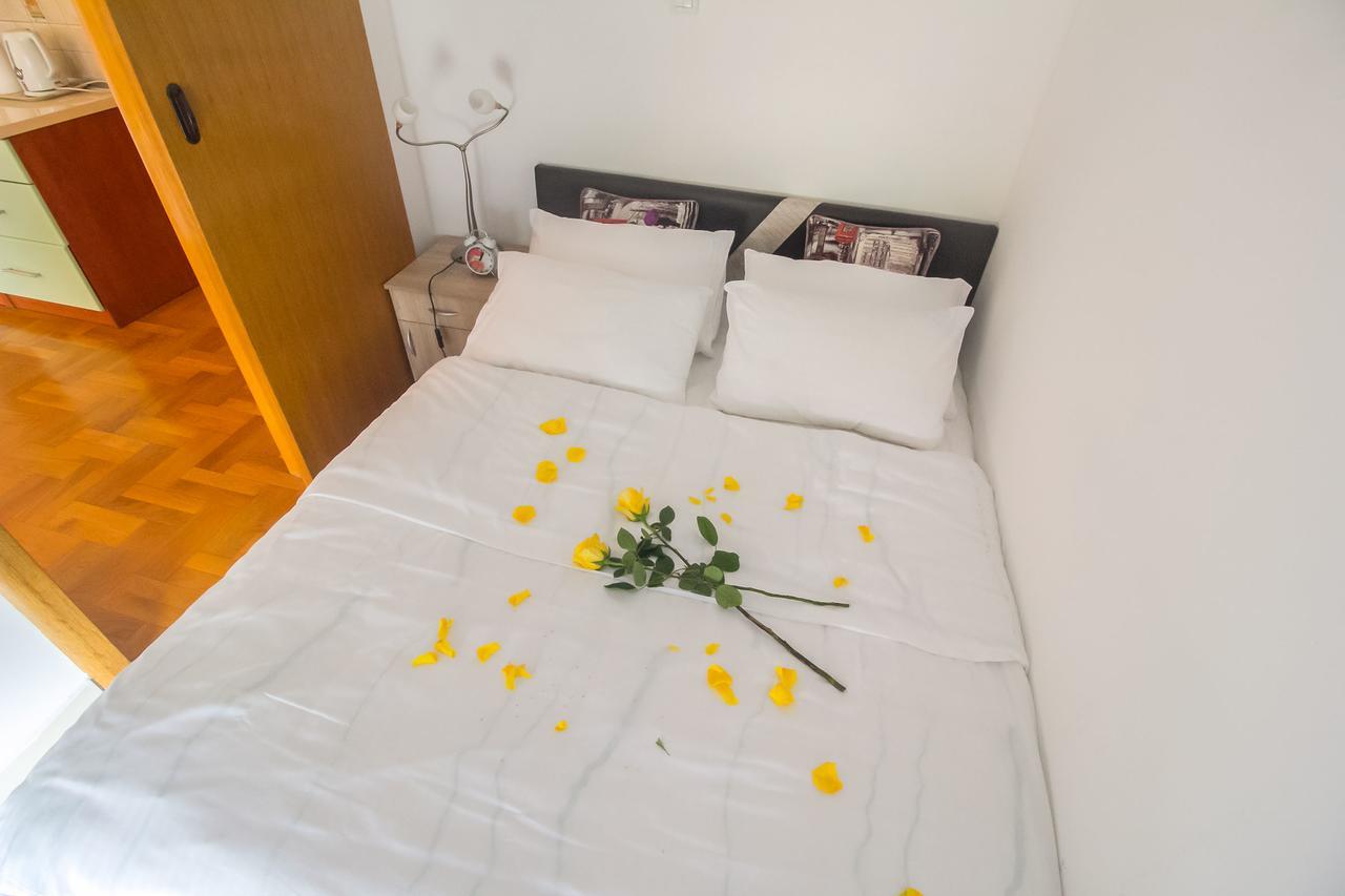 Stan Na Dan Banja Luka Appartement Buitenkant foto