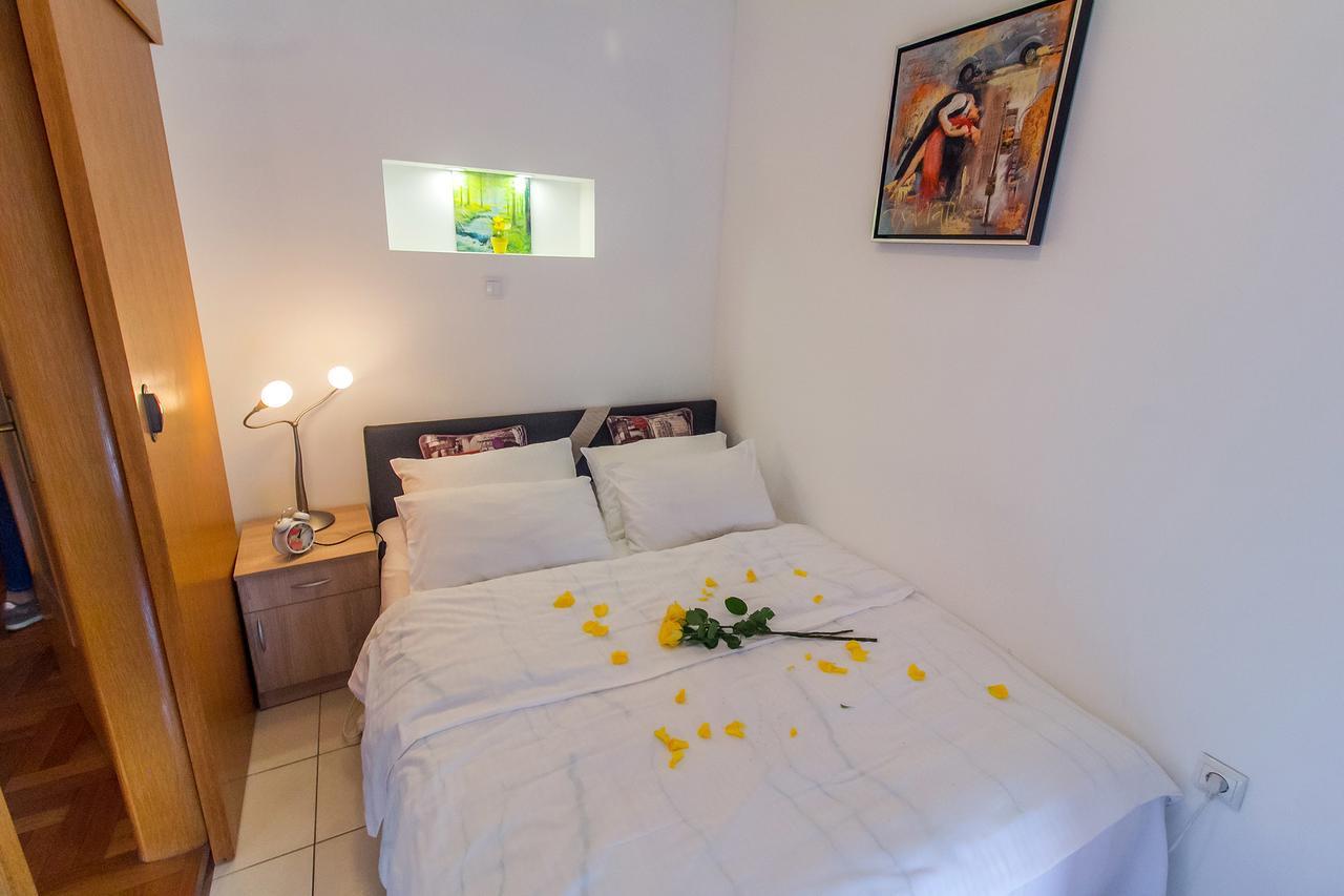 Stan Na Dan Banja Luka Appartement Buitenkant foto
