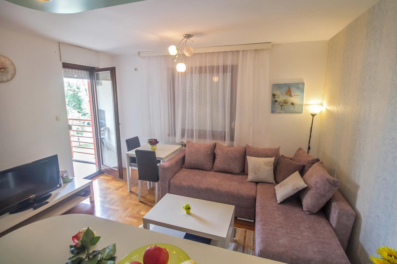 Stan Na Dan Banja Luka Appartement Buitenkant foto
