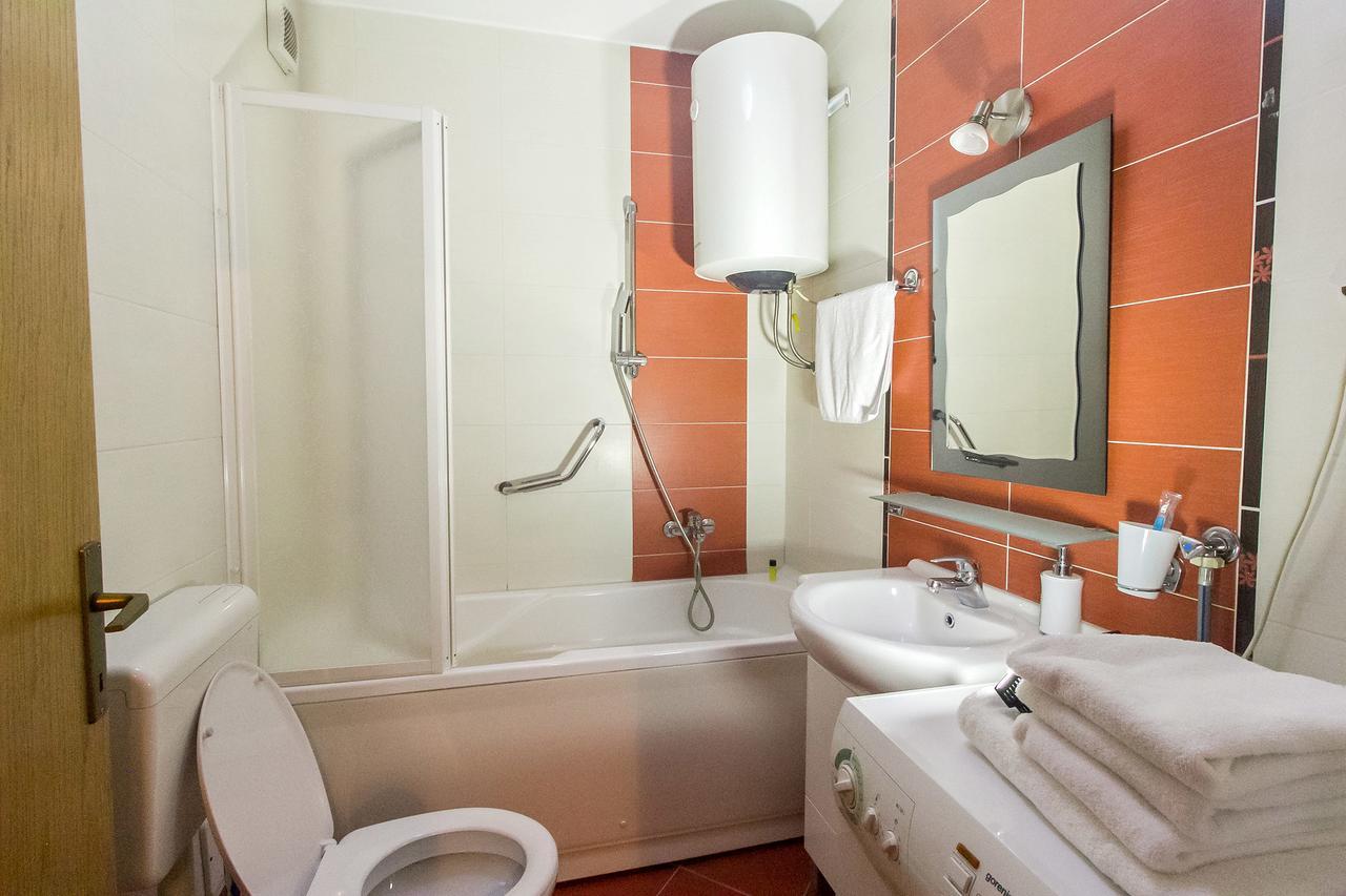 Stan Na Dan Banja Luka Appartement Buitenkant foto