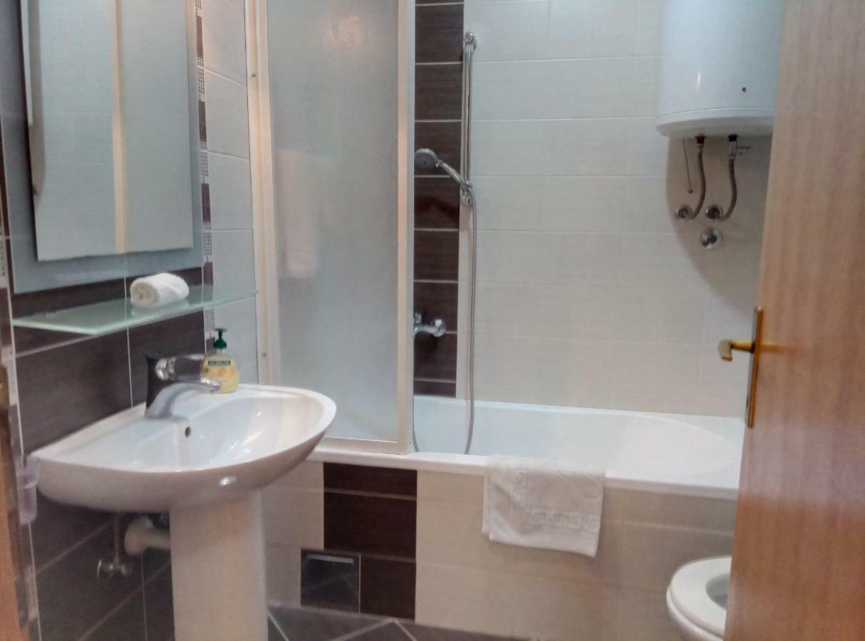 Stan Na Dan Banja Luka Appartement Buitenkant foto